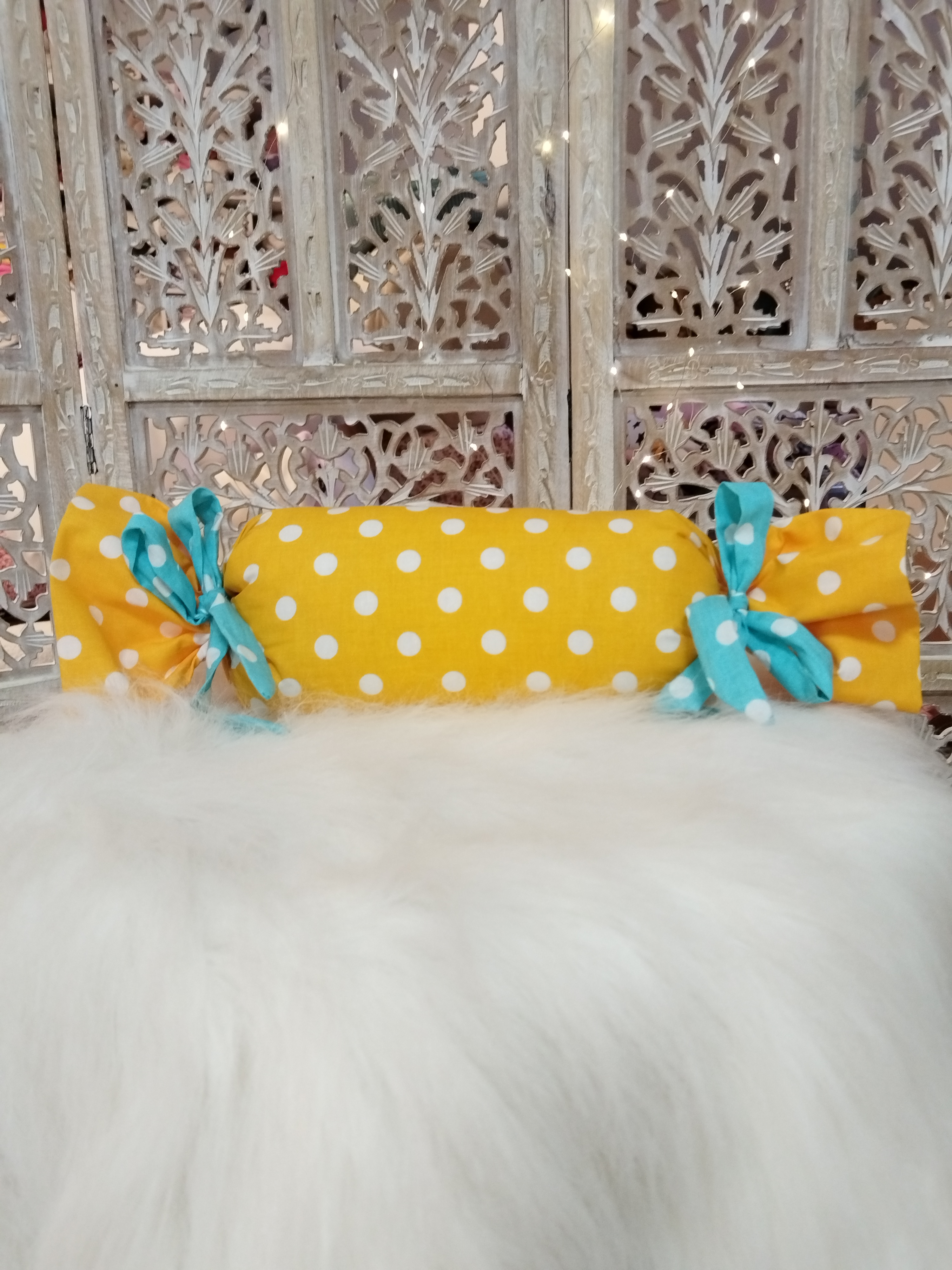 Coussin Bonbon Jaune Pois Blanc