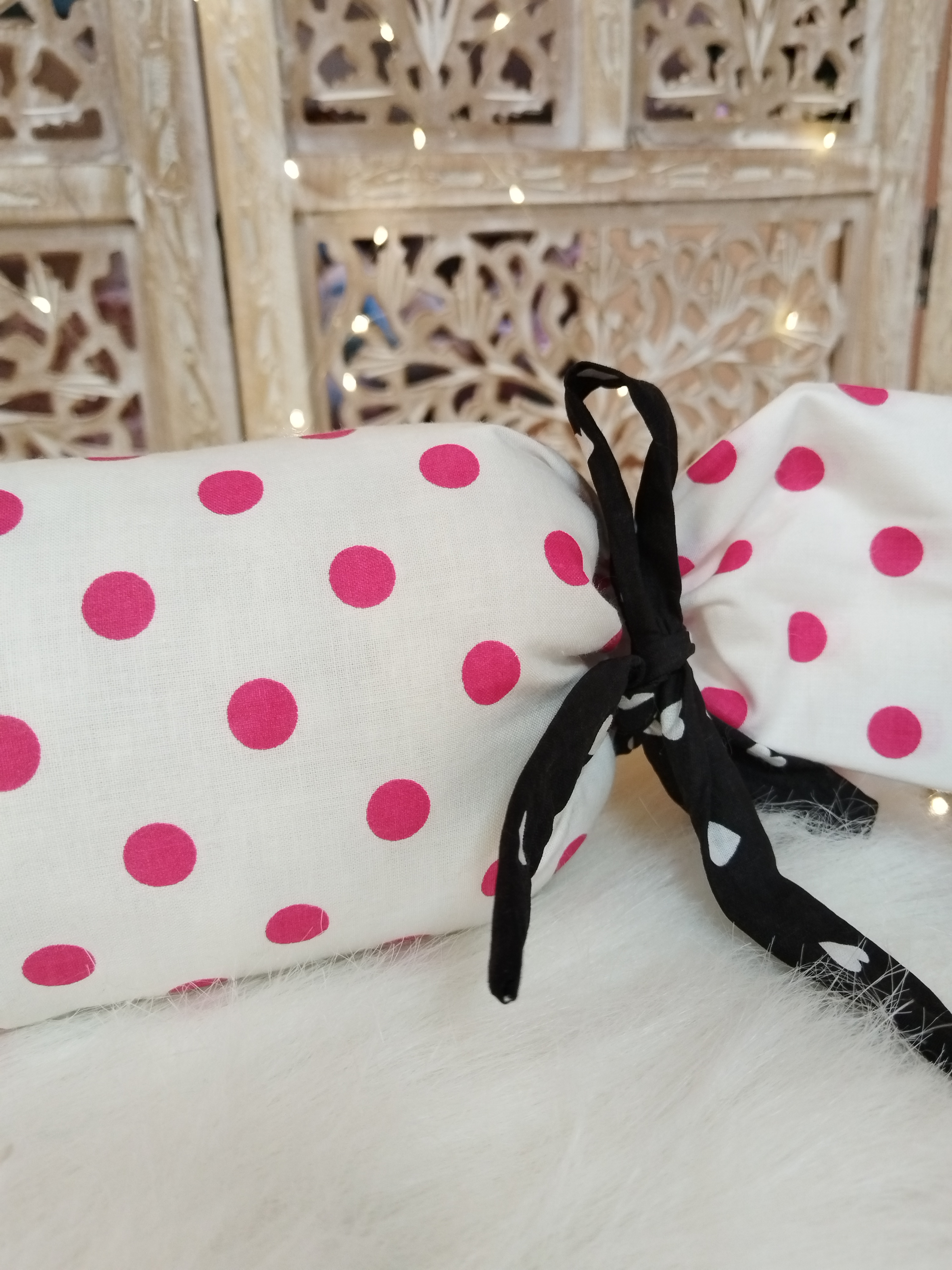 Coussin Bonbon Blanc Pois Fuchsia