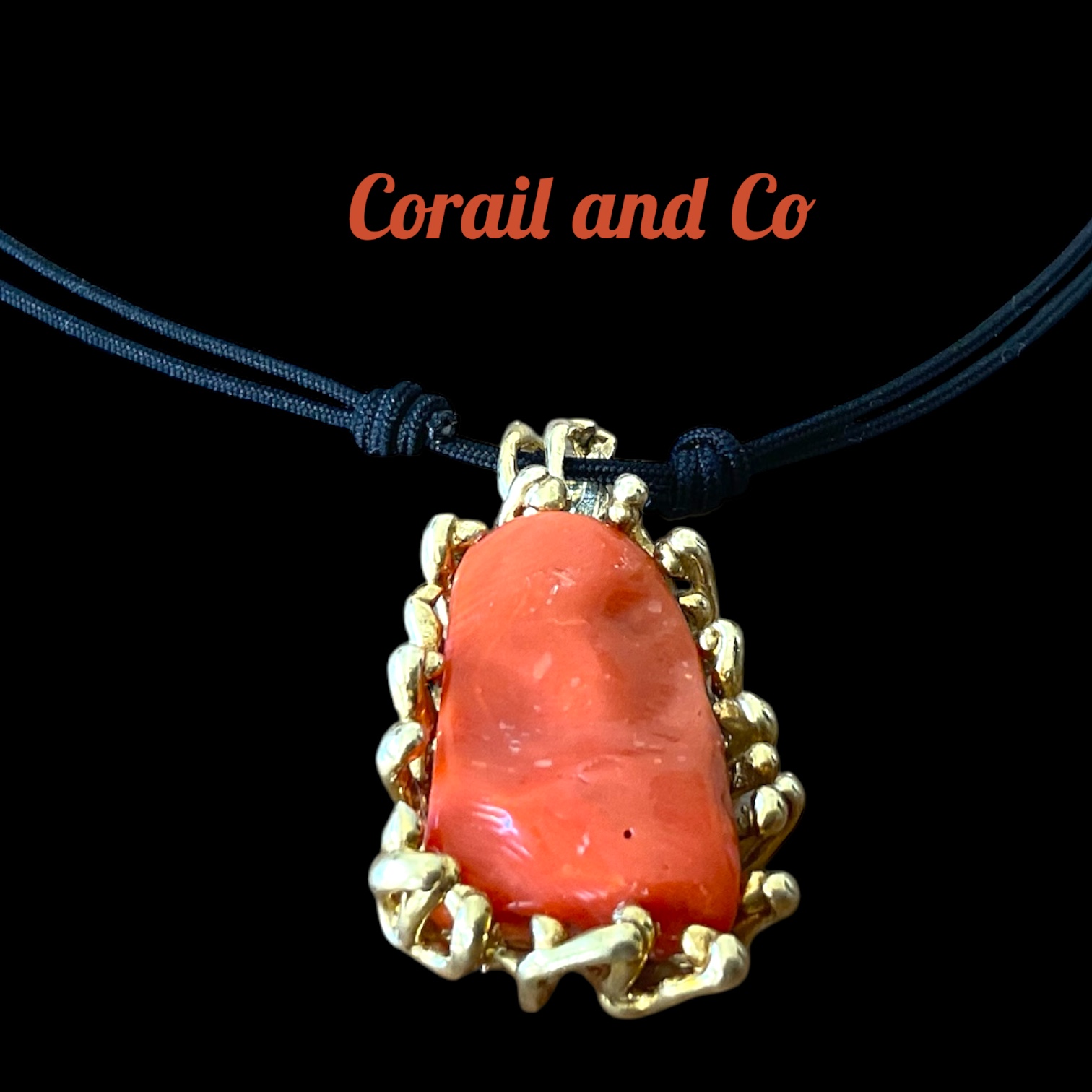 Gros pendentif en corail monture plaqué or