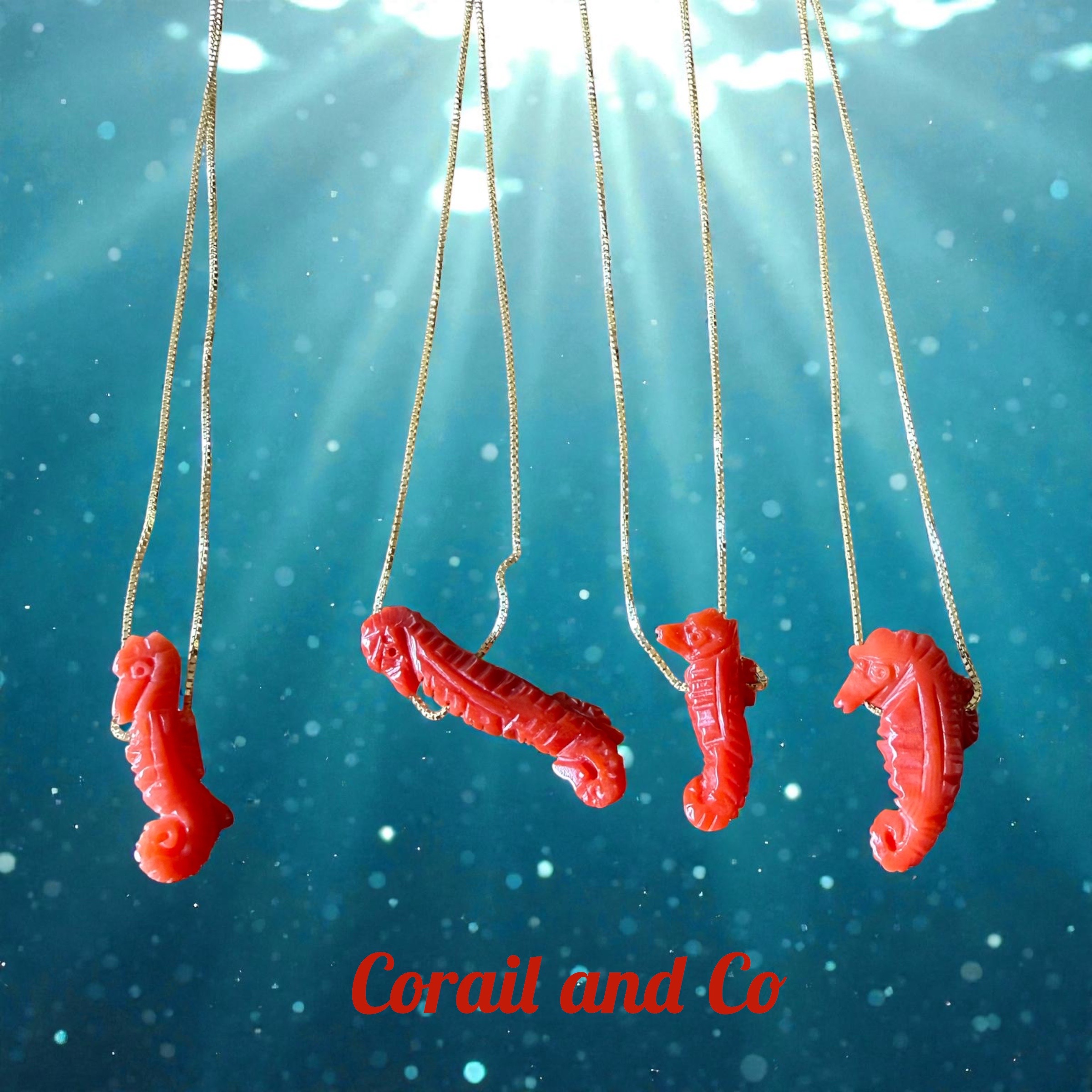 aaa  Collier ras de cou  corail hippocampe plaqué or