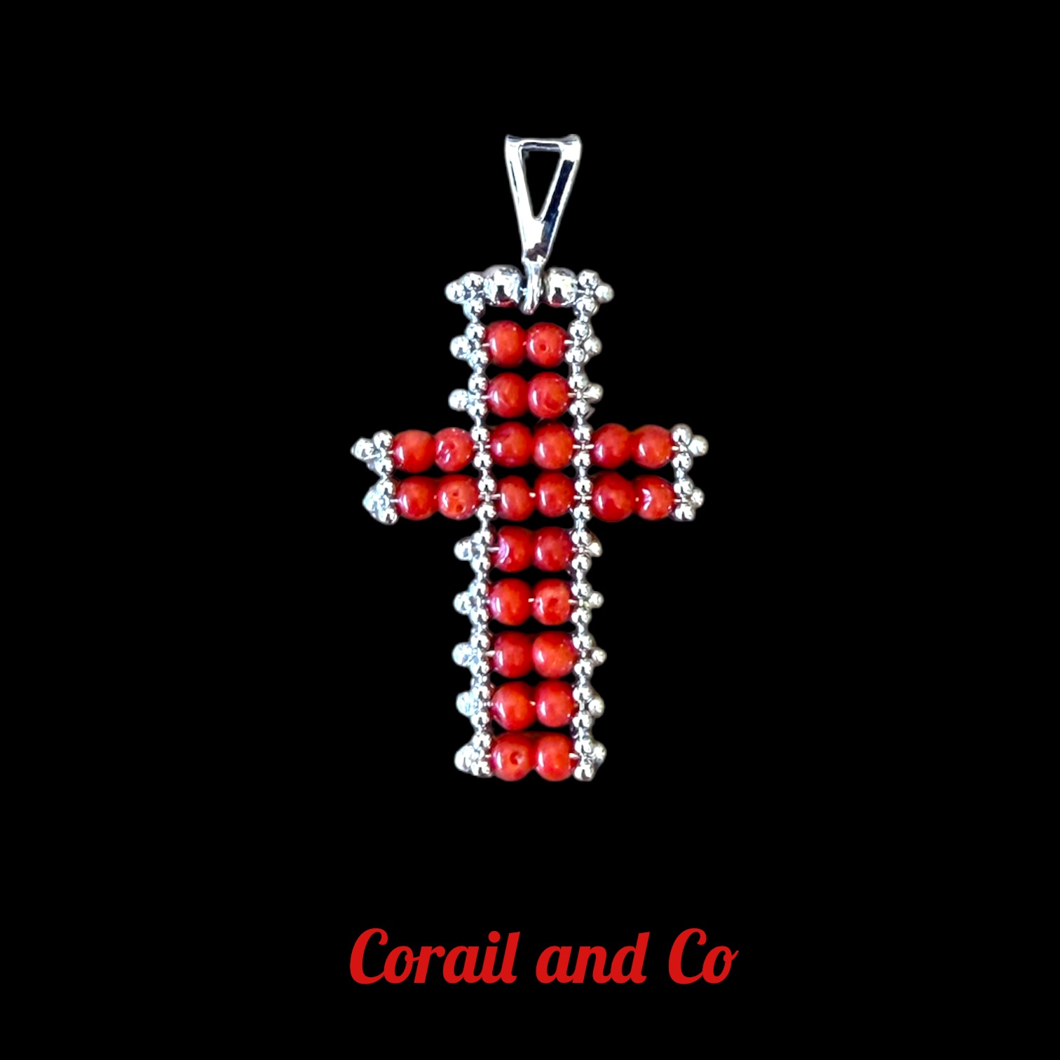 a Pendentif croix avec perles de corail / argent