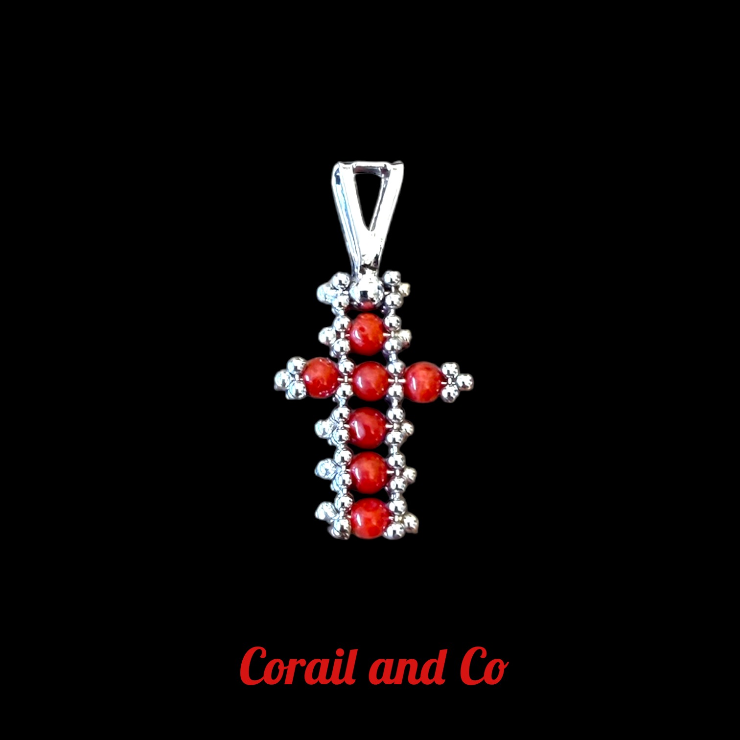 aa Pendentif petite croix avec perles de corail / argent