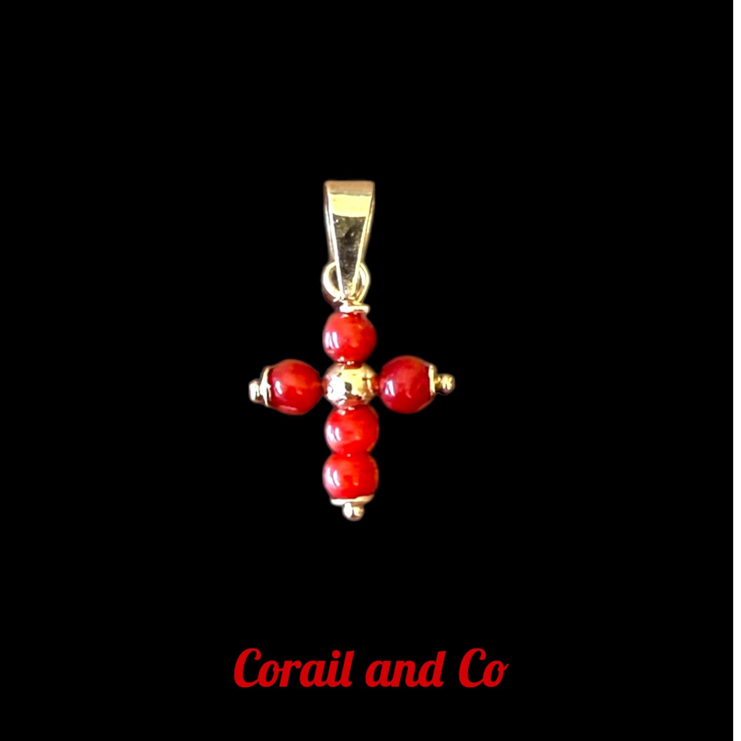 a Pendentif petite croix en perles de corail / plaqué or ou argent