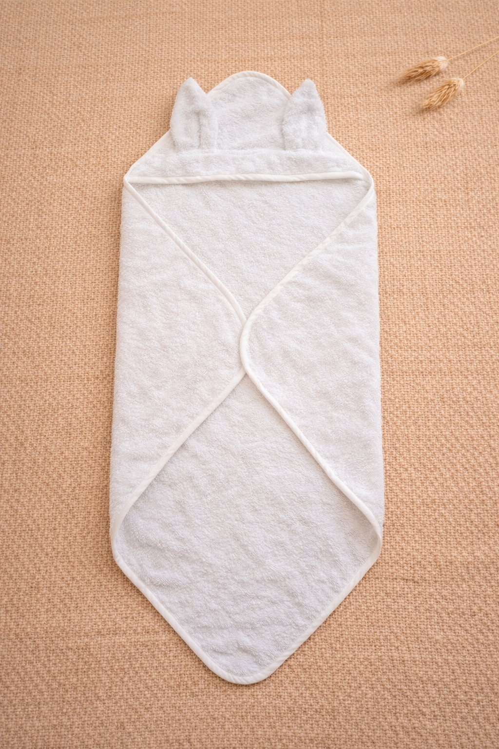 Serviette à capuche avec oreilles de lapin - Blanche