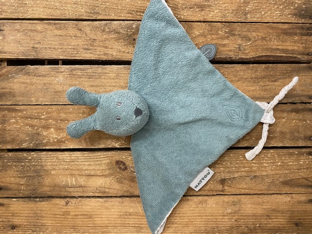 Doudou lapin vert carré éponge - NATTOU