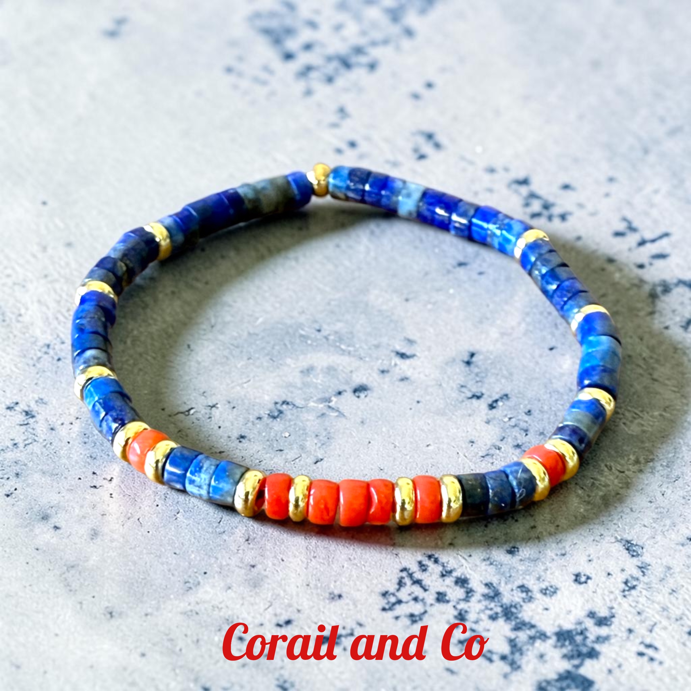 Bracelet femme en corail / lapis lazuli / plaqué or 4mm