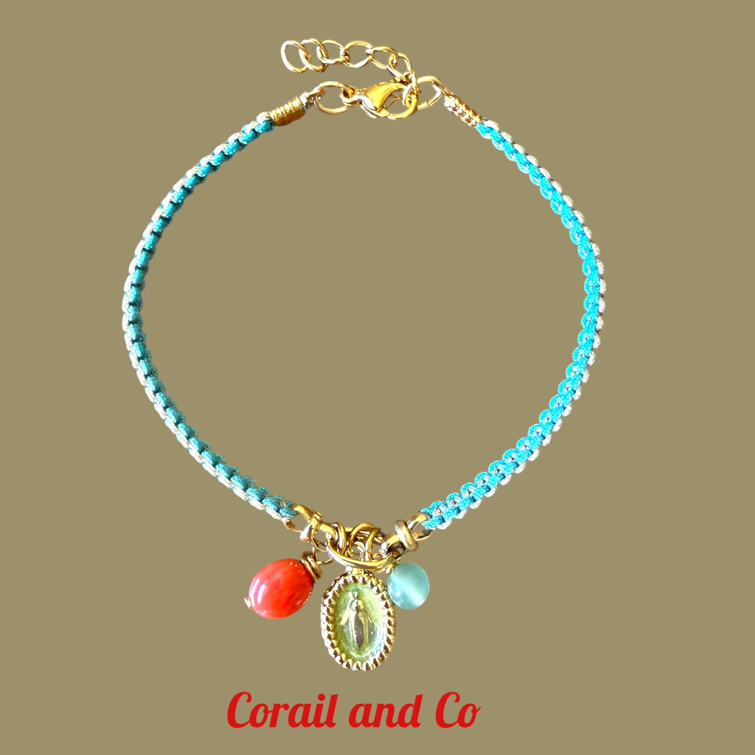 Bracelet corail et madone plaqué or