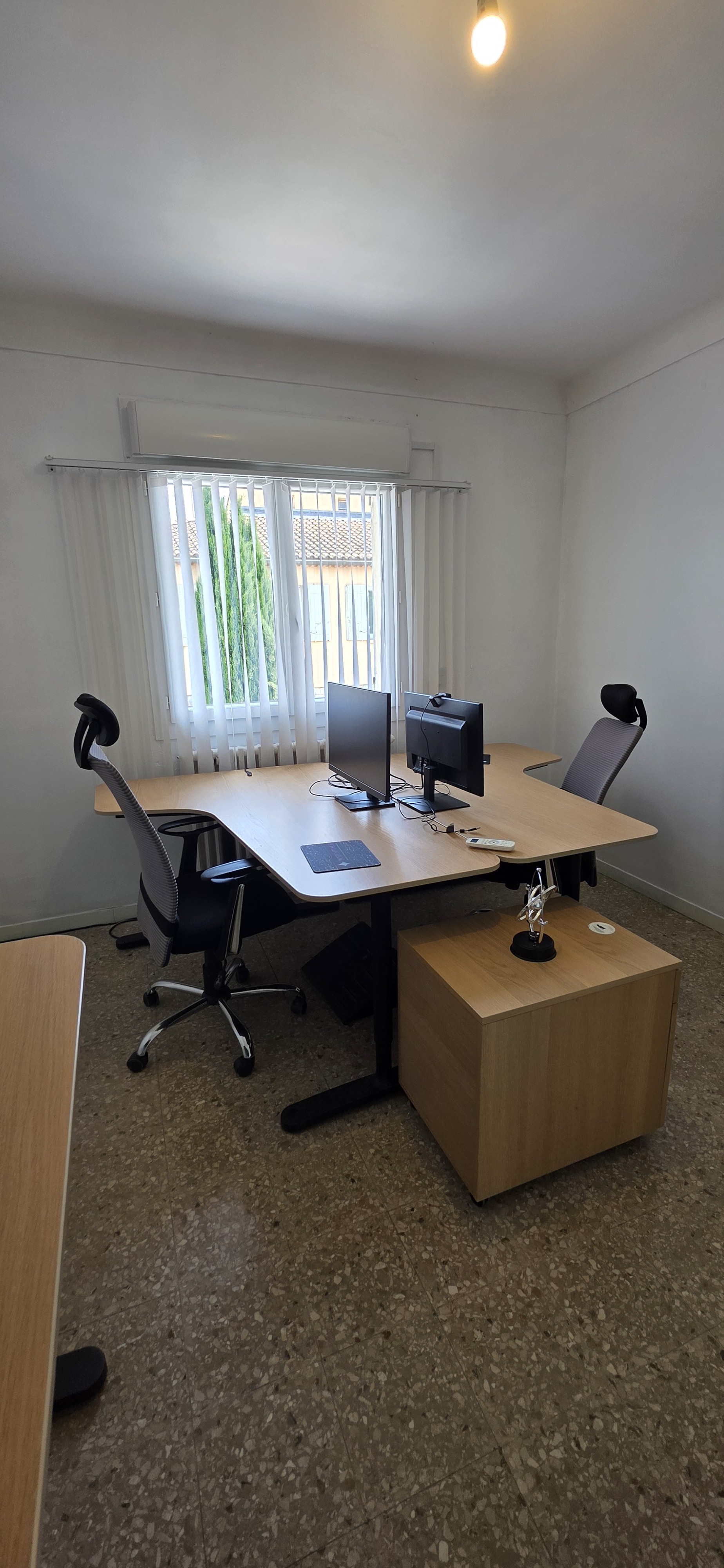 Bureau télétravail en coworking (privatisé)