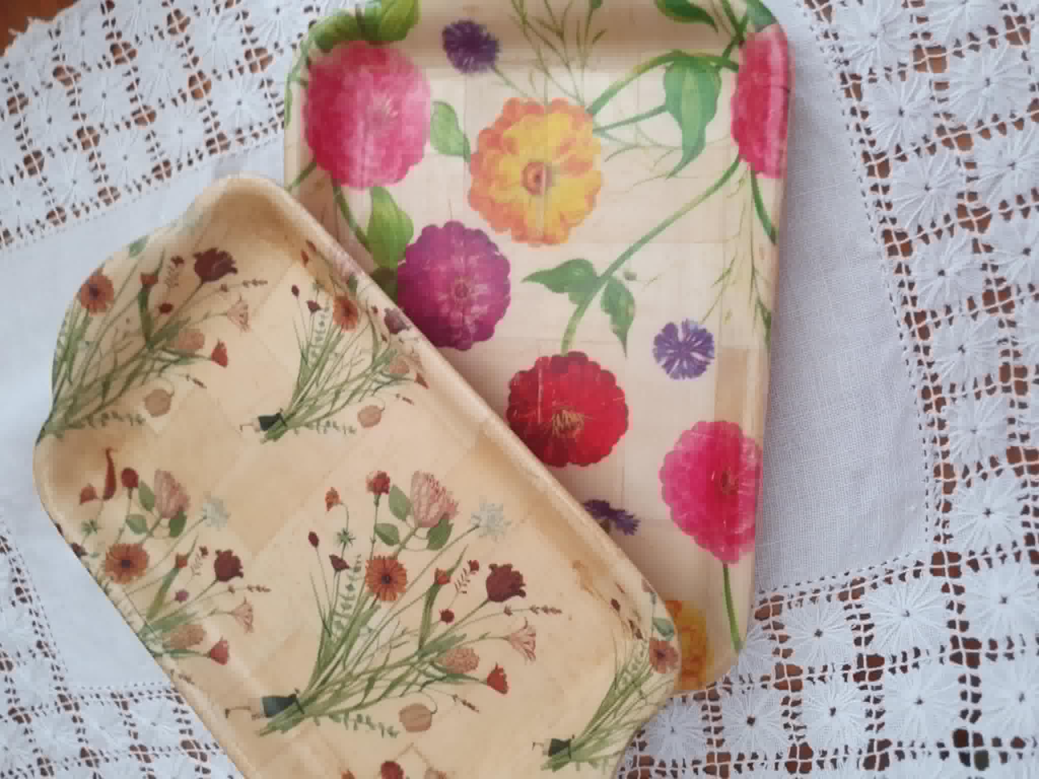  Lot de 2 plateaux floraux 