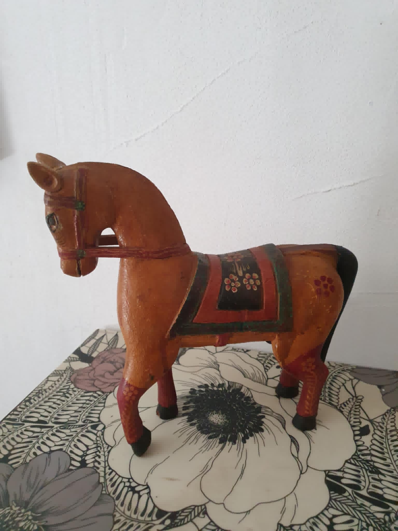  Cheval en bois sculpté Vintage