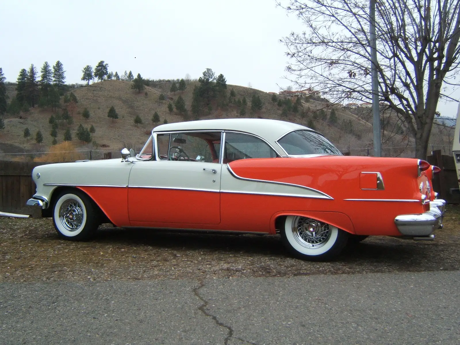 1955 Oldsmobile Eighty-Eight Holiday coupé