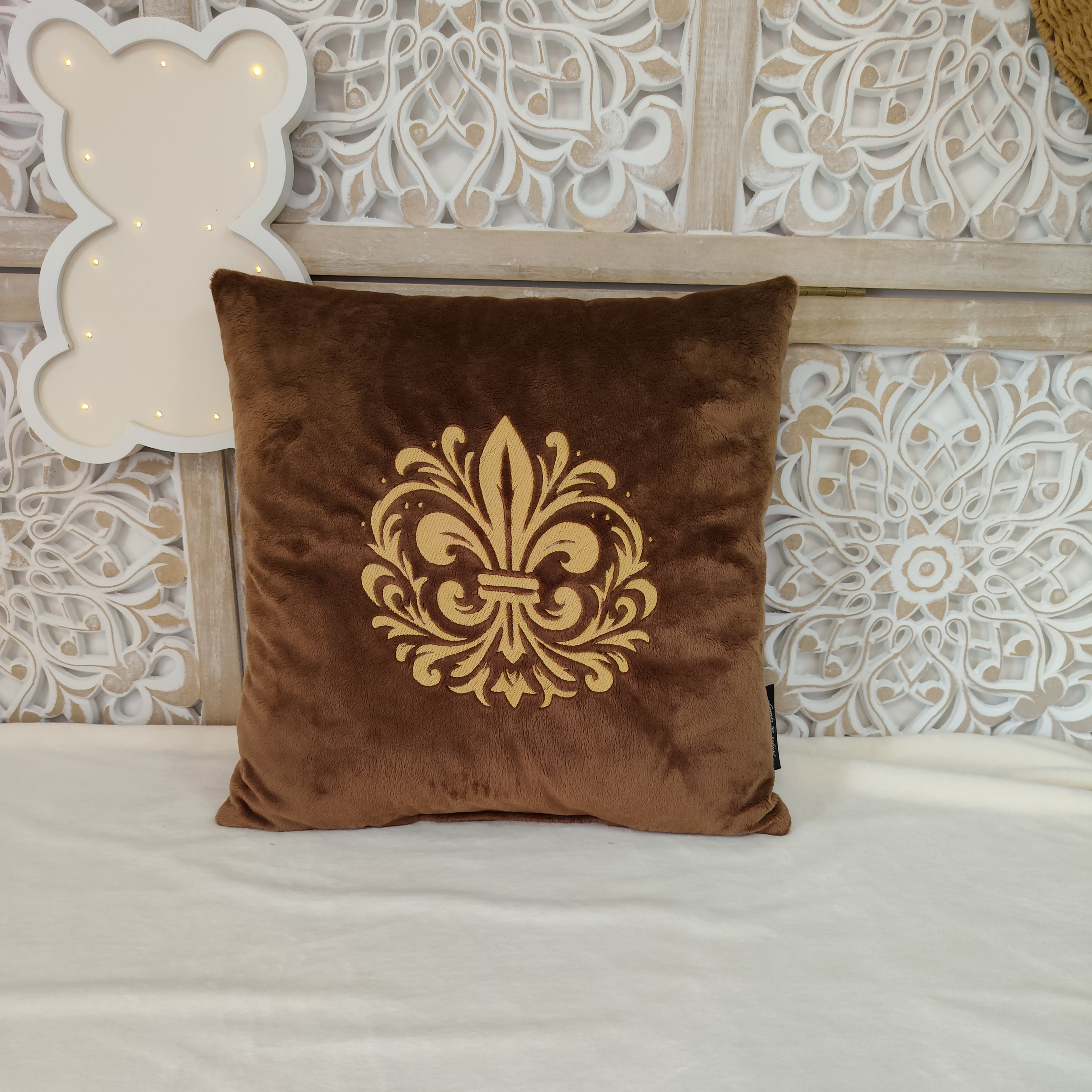 Coussin Coconut Fleur de Lys Royale