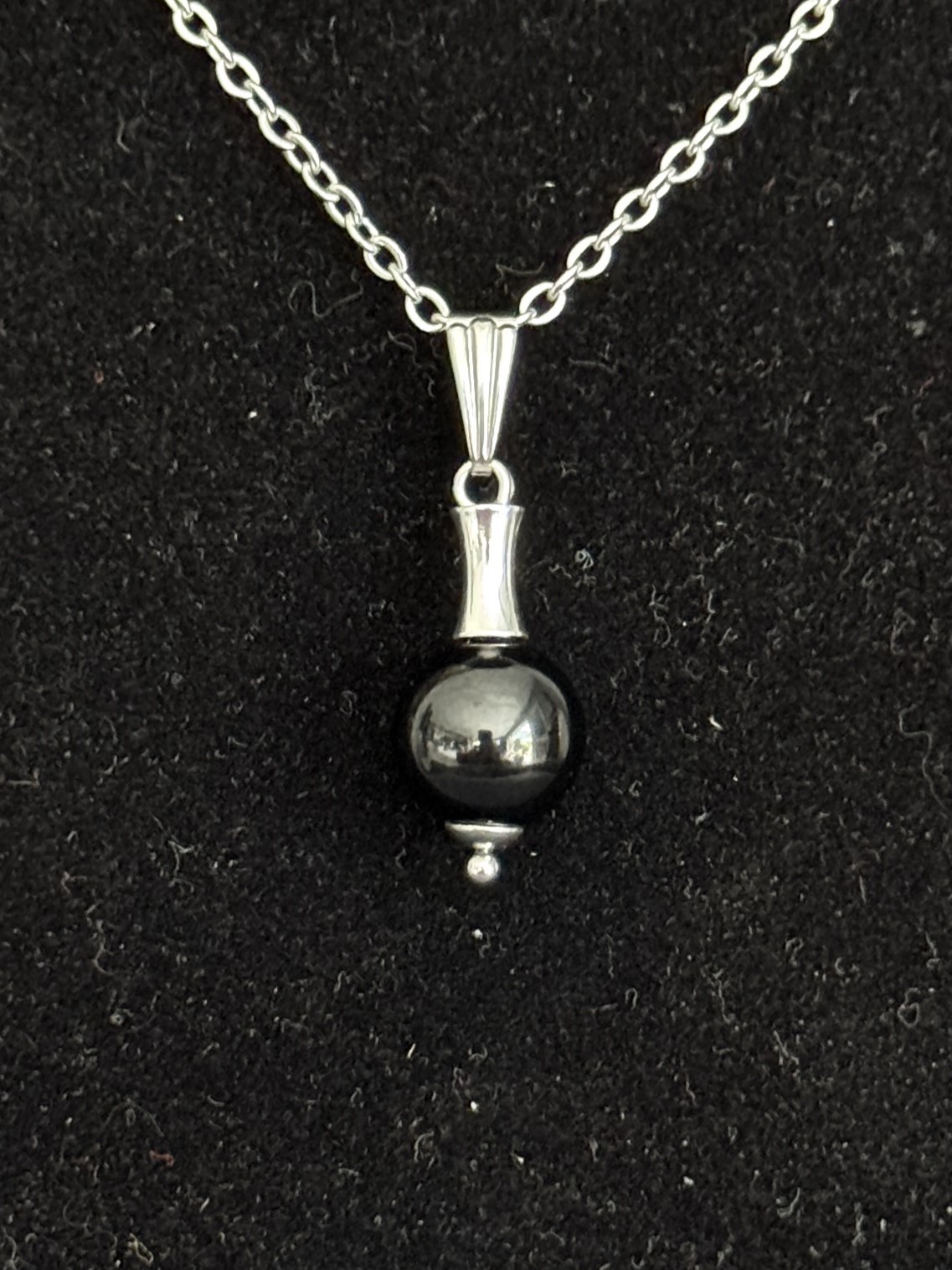 Pendentif "Vibration Minérale" en Spinelle Noire