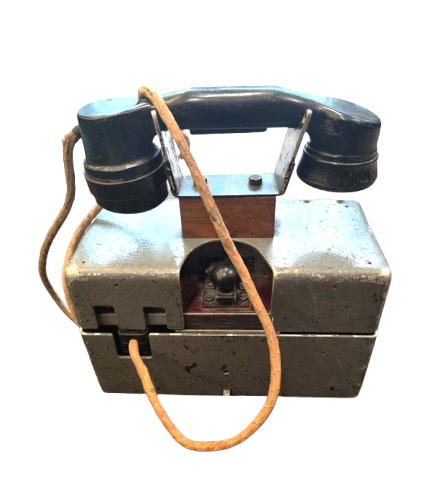 Téléphone D MK V avec clé morse 1939