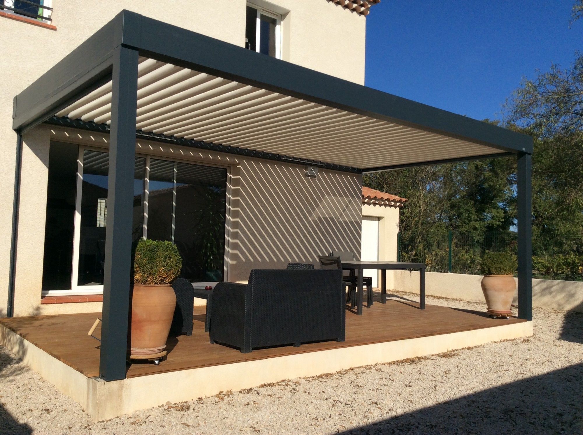 Pergolas bioclimatiques5819b566a1f46