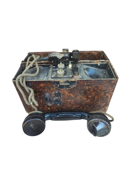 TÉLÉPHONE DE CAMPAGNE modèle 33 Allemand (1944)