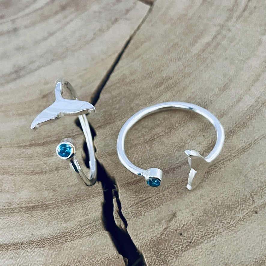 Whale tail ring 