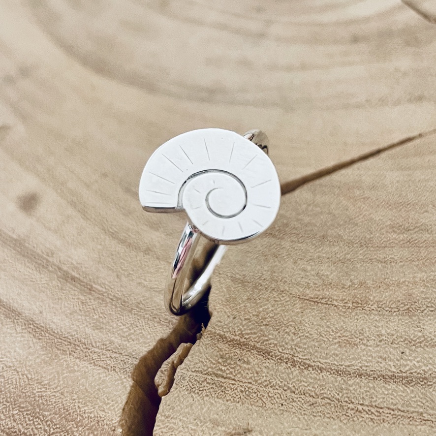 Seashell ring