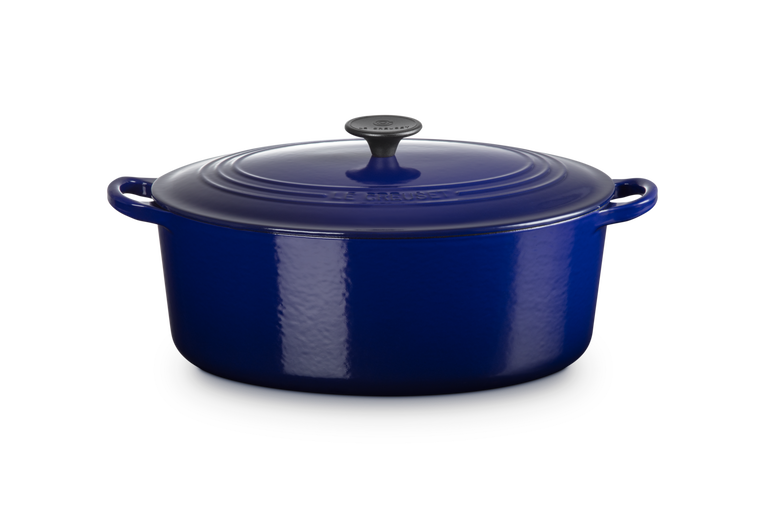 Cocotte ovale 31 cm en fonte émaillée, indigo, Le Creuset