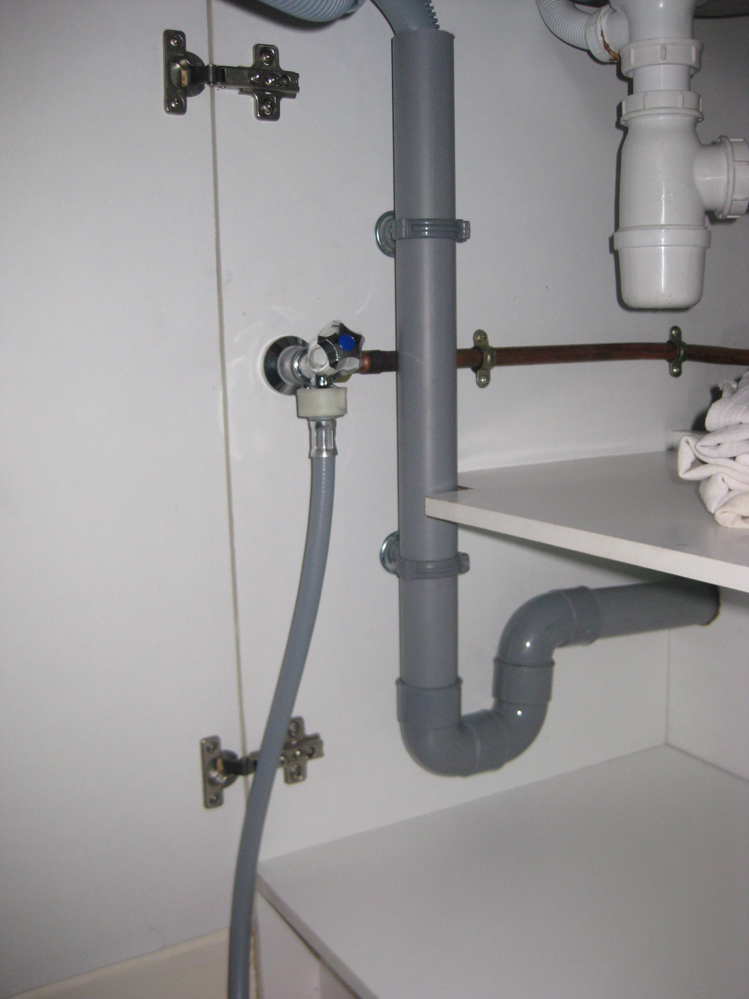 l'installation d'un robinet machine a laver avec plombiertarif.com