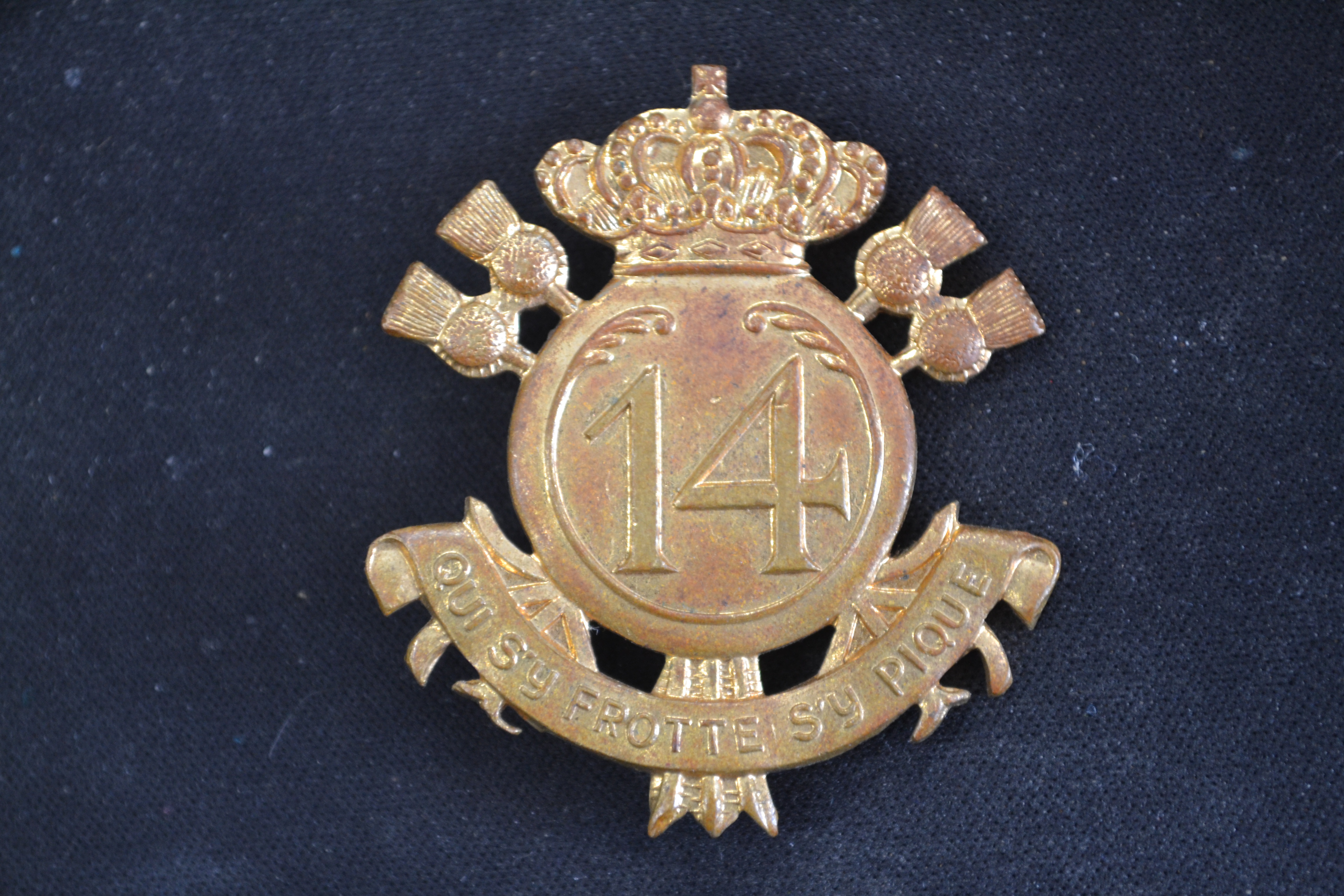 insigne de béret du 14 de ligne Belge d'orée 