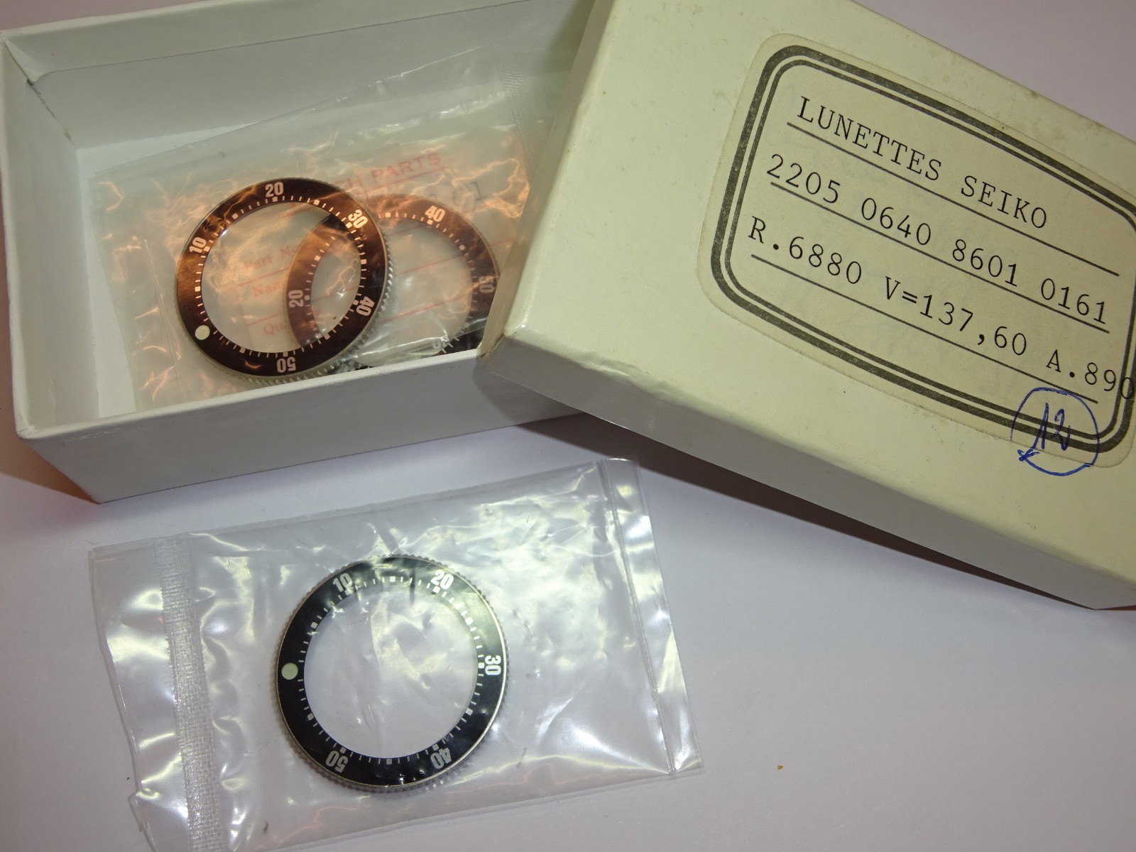 Seiko bezel 8601-0161 for case 2205-0640 and 2205-0649