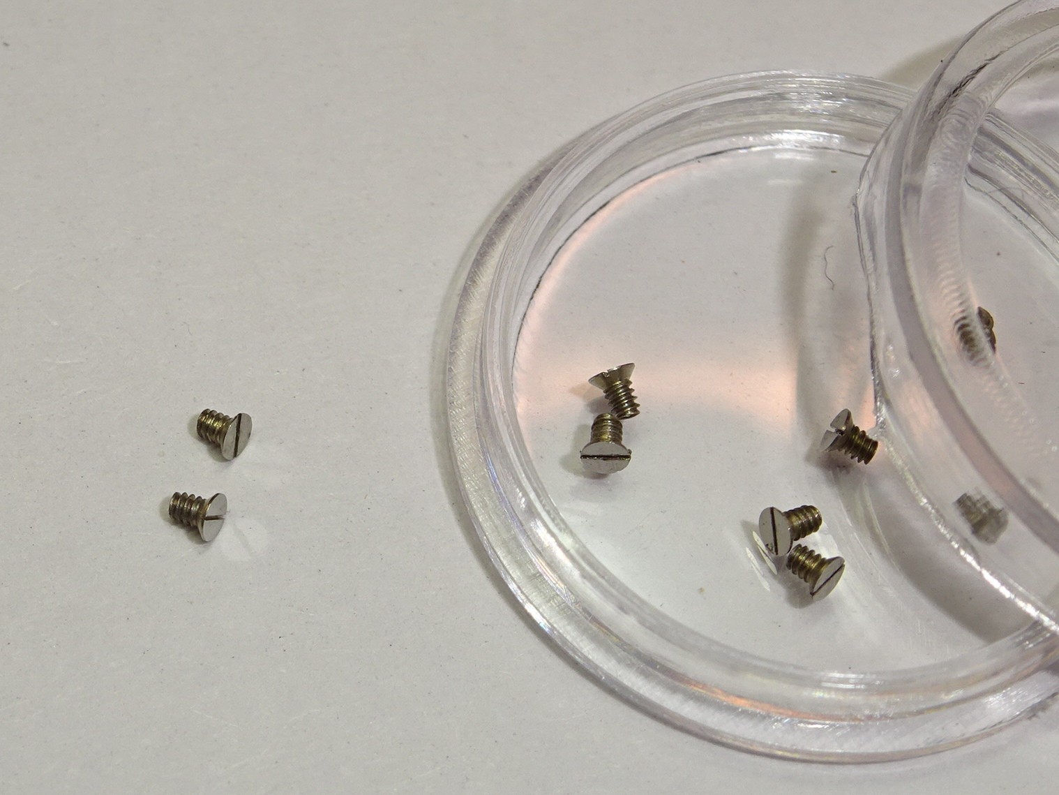 Landeron setting lever spring screw cal. 48 51 55 148 149 151 189 248 / part 5445 (set of 2 screws)