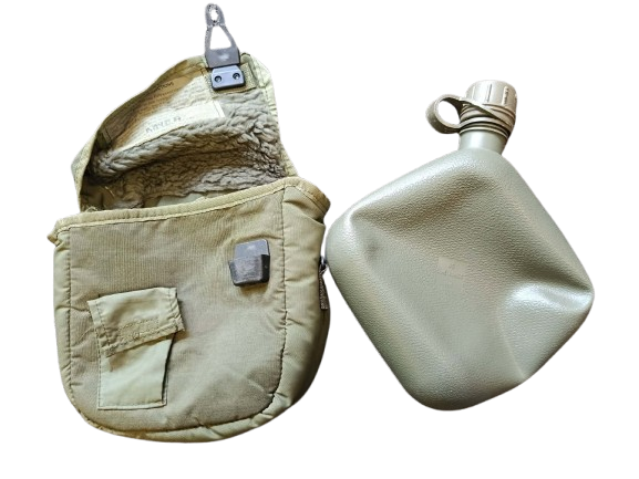 Gourde Militaire US 2 Quarts Originale avec Housse – Année 1991 (Guerre du Golfe)