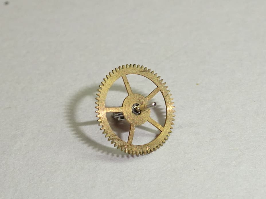 Omega center wheel cal. 690 / part 1224 (no cannon pinion) 