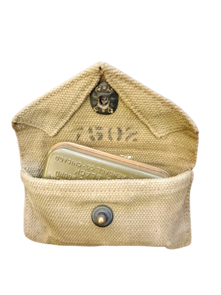 Pochette à pansement M-1924,R.M.T CO. 1942, avec pansement Carlisle 