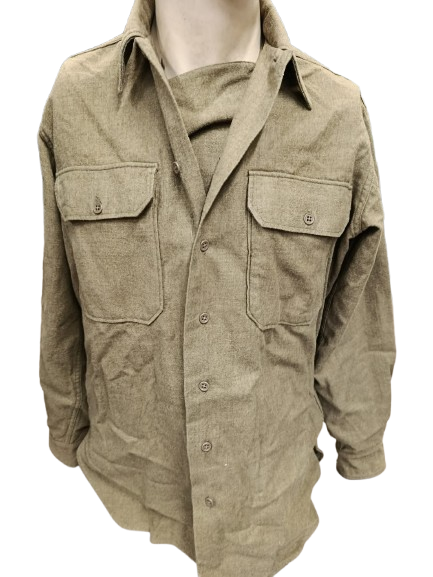 Chemise moutarde, 15 ½ x 35